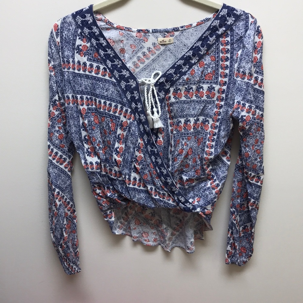 Patterned front tie top